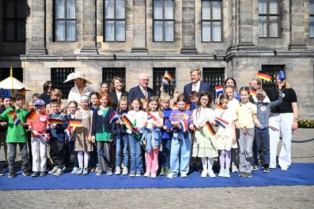 Amsterdam, The Netherlands, 2026-06-09 10:36:49 AMSTERDAM, 09-06-2026, Dam At the invitation of His Majesty King Willem-Alexander and Queen Maxima, the Federal President of Germany, Frank-Walter Steinmeier, is paying a state visit to the Netherlands. He is accompanied by his wife, Elke Büdenbender. PHOTO: NLBeeld Patrick van Emst In the photo: Welcome ceremony - King Willem-Alexander and Queen Maxima officially welcome the German Federal President and Mrs. Büdenbender at Dam Square in Amsterdam. Credit: NL Beeld Patrick van Emst  Copyright: xx x