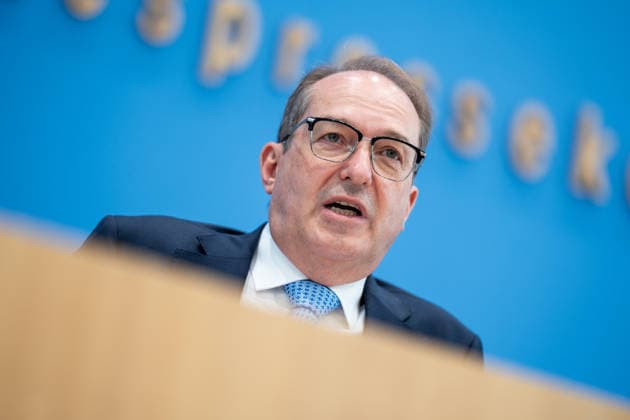 Alexander Dobrindt, Bundesminister des Innern;Bundespressekonferenz in Berlin - Vorstellung Statistik politisch motivierter Kriminalität PMK 2025, Berlin Berlin Deutschland Haus der Bundespressekonferenz *** Alexander Dobrindt, Federal Minister of the Interior Federal Press Conference in Berlin Presentation of statistics on politically motivated crime PMK 2025, Berlin Berlin Germany House of the Federal Press Conference