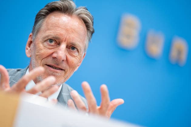 Holger Münch, Präsident Bundeskriminalamt;Bundespressekonferenz in Berlin - Vorstellung Statistik politisch motivierter Kriminalität PMK 2025, Berlin Berlin Deutschland Haus der Bundespressekonferenz *** Holger Münch, President of the Federal Criminal Police Office Federal Press Conference in Berlin Presentation of statistics on politically motivated crime PMK 2025, Berlin Berlin Germany House of the Federal Press Conference