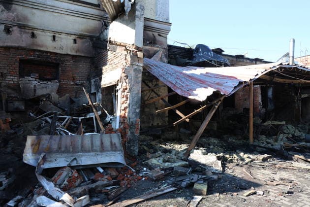 Buildings lie in ruins after a Russian drone attack in one of the districts of Kharkiv, Ukraine, June 9, 2026. The Russian army carried out a massive drone strike on the city. The attacks on residential buildings and civilian infrastructure injured 15 people, including three children. (Photo by Viacheslav Madiievskyi Ukrinform) Russian army launches large-scale drone attack on Kharkiv  Copyright: xViacheslavxMadiievskyix