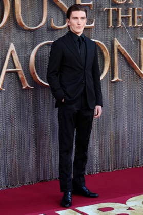 Ewan Mitchell bei der Premiere der 3. Staffel der Sky Now Serie House of the Dragon im Odeon West End. London, 08.06.2026 *** Ewan Mitchell at the premiere of season 3 of the Sky Now series House of the Dragon at the Odeon West End London, 08 06 2026 Foto:xD.xJonesx xFuturexImagex dragon_6624