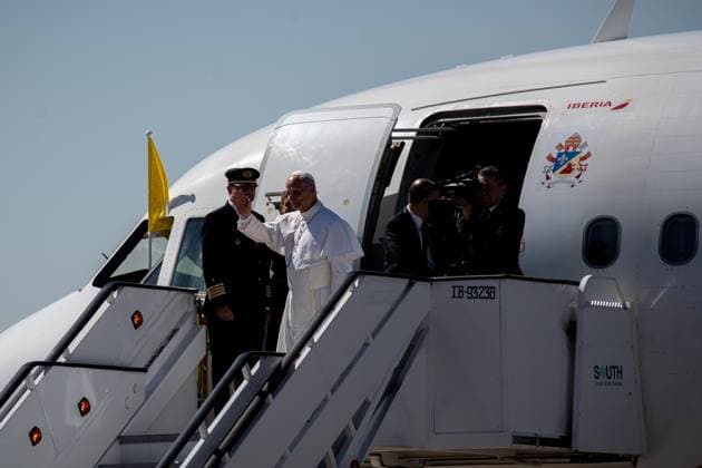 Pope Leo XIV bids farewell to Madrid and flies to Barcelona Pope Leo XIV bids farewell to Madrid and flies to Barcelona, from Adolfo Suárez Madrid Barajas International Airport, on June 9, 2026, in Madrid Spain The Pontiff leaves Madrid after having performed 11 acts between June 6 and 9 and is preparing to celebrate 7 more in Barcelona between today and tomorrow, June 10 09 JUNE 2026 Madrid Madrid Madrid Spain  Copyright: xGabrielxLuengasx 7583300
