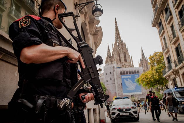 June 9, 2026, Barcelona, Spain: Catalan Police officers Mossos De Esquadra patrol the area around Barcelona Cathedral shortly before the arrival of Pope Leo XIV. Barcelona Spain - ZUMAb137 20260609_fap_b137_003 Copyright: xJordixBoixareux
