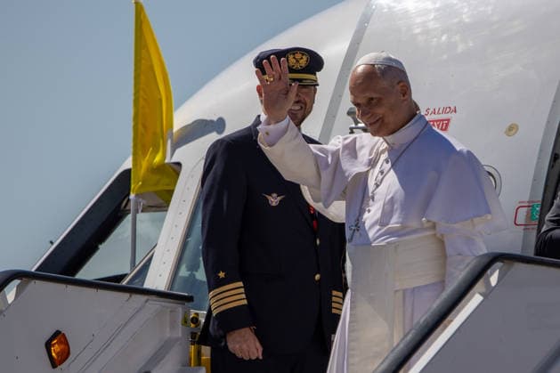 Leo XIV bids farewell to Madrid Pope Leo XIV bids farewell to Madrid and continues his apostolic journey to Barcelona and the Canary Islands from Adolfo Suárez Madrid-Barajas International Airport Madrid Spain Copyright: xDavidxCanalesx xSOPAxImagesx DCPapaFinMadrid260608-10