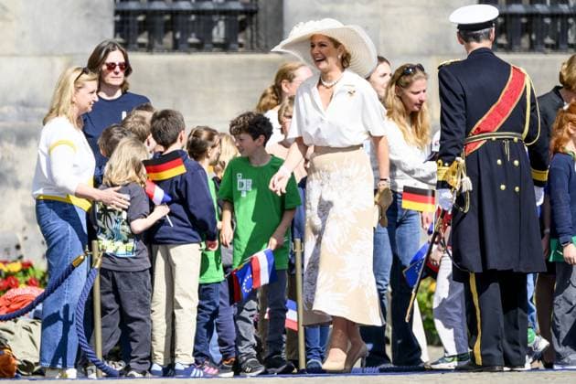 Amsterdam, The Netherlands, 2026-06-09 10:38:17 AMSTERDAM, 09-06-2026, Dam At the invitation of His Majesty King Willem-Alexander and Queen Maxima, the Federal President of Germany, Frank-Walter Steinmeier, is paying a state visit to the Netherlands. He is accompanied by his wife, Elke Büdenbender. PHOTO: NLBeeld Patrick van Emst In the photo: Welcome ceremony - King Willem-Alexander and Queen Maxima officially welcome the German Federal President and Mrs. Büdenbender at Dam Square in Amsterdam. Credit: NL Beeld Patrick van Emst  Copyright: xx x
