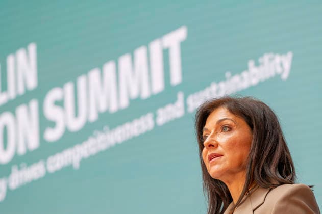 - Aviation Summit EUR, Deutschland, Berlin, 09.06.2026: Am Vortag der ILA26 treffen sich auf der Aviation Summit (BAS) Entscheider der internationalen Luftfahrt aus Politik, Industrie, Wissenschaft und Finanzen. Sie erörtern welche Fortschritte sind heute schon erreicht worden und welche Herausforderungen müssen noch gemeistert werden. Als Gäste sind anwesend: ¢ Richard Aboulafia ED, Aerodynamic Advisory ¢ Guillaume Faury CEO, Airbus ¢ Lars Wagner CEO, Airbus Commercial ¢ Michael Schöllhorn CEO, Airbus Defense and Space & President, BDLI ¢ Peter Gerber CEO, Condor ¢ Tobias Meyer CEO, Deutsche Post DHL Group ¢ Magda KopczyÅ ska DG, European Commission, DG Move ¢ Nicola Beer VP, European