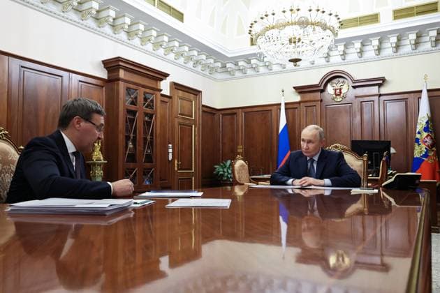 Russia Putin 9186155 09.06.2026 Russian President Vladimir Putin meets with Science and Higher Education Minister Valery Falkov, left, at the Kremlin, in Moscow, Russia. Vyacheslav Prokofyev Sputnik Moscow Russia  Copyright: xVyacheslavxProkofyevx