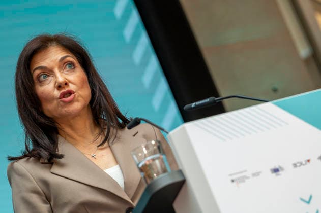 - Aviation Summit EUR, Deutschland, Berlin, 09.06.2026: Am Vortag der ILA26 treffen sich auf der Aviation Summit (BAS) Entscheider der internationalen Luftfahrt aus Politik, Industrie, Wissenschaft und Finanzen. Sie erörtern welche Fortschritte sind heute schon erreicht worden und welche Herausforderungen müssen noch gemeistert werden. Als Gäste sind anwesend: ¢ Richard Aboulafia ED, Aerodynamic Advisory ¢ Guillaume Faury CEO, Airbus ¢ Lars Wagner CEO, Airbus Commercial ¢ Michael Schöllhorn CEO, Airbus Defense and Space & President, BDLI ¢ Peter Gerber CEO, Condor ¢ Tobias Meyer CEO, Deutsche Post DHL Group ¢ Magda KopczyÅ ska DG, European Commission, DG Move ¢ Nicola Beer VP, European
