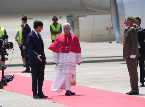 Pope Leo XIV arrives in Barcelona Pope Leo XIV d with the president of the Generalitat, Salvador Illa i , on his arrival at Josep Tarradellas International Airport Barcelona El Prat, June 9, 2026, in Barcelona, Catalonia Spain Pope Leo XIV continues his trip through Spain after three intense days in the capital and arrives in Barcelona where he has a busy schedule between today and tomorrow, June 10, which includes the commemoration of the centenary of the death of Antoni Gaudi and the blessing and inauguration of the Tower of Jesus Christ in the Basilica of the Sagrada Familia 09 JUNE 2026 Barcelona Catalunya Barcelona Catalunya Catalunya Spain  Copyright: xDavidxZorrakinox 7583725