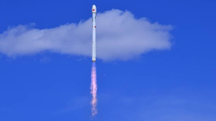 (260609) -- JIUQUAN, June 9, 2026 -- A Zhuque-2E Y6 carrier rocket carrying two satellites named Spacesail DTC 01 and China Mobile 02 blasts off from the Dongfeng commercial space innovation pilot zone in northwest China, June 9, 2026. The carrier rocket blasted off at 4:23 p.m. (Beijing Time). The satellites entered into the preset orbit successfully. (Photo by Xinhua) (EyesOnSci) CHINA-DONGFENG COMMERCIAL SPACE INNOVATION PILOT ZONE-SATELLITES-LAUNCH (CN) WangxHeng 