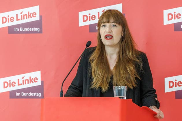 Statement Die Linke Heidi Reichinnek bei einem Statement Die Linke am 09.06.26 in Berlin. Berlin Berlin Deutschland Reichstag *** Statement Die Linke Heidi Reichinnek at a statement Die Linke on 09 06 26 in Berlin Berlin Berlin Germany Reichstag