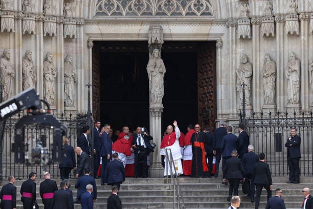 Pope Leo XIV arrives at Barcelona Cathedral during Spain visit BARCELONA, SPAIN - JUNE 9: Pope Leo XIV waves as he arrives at the Cathedral of the Holy Cross and Saint Eulalia in Barcelona, Spain, on June 9, 2026. The Pope is visiting Spain from June 6 to 12, with stops in Madrid, Barcelona and the Canary Islands, where he is scheduled to meet with migrants and organisations supporting them. Adria Puig Anadolu Barcelona Spain. Editorial use only. Please get in touch for any other usage.  Copyright: x2026xAnadoluxAdriaxPuigx