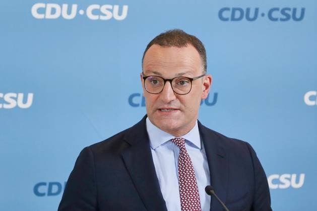 Berlin, Deutschland, 09.06.2026: Deutscher Bundestag: Unions-Fraktionssitzung: CSU-Landesgruppenchef Alexander Hoffmann und Fraktionschef Jens Spahn (CDU) *** Berlin, Germany, 09 06 2026 German Bundestag Union parliamentary group meeting CSU regional group leader Alexander Hoffmann and parliamentary group leader Jens Spahn CDU Copyright: xdtsxNachrichtenagenturx dts_122204