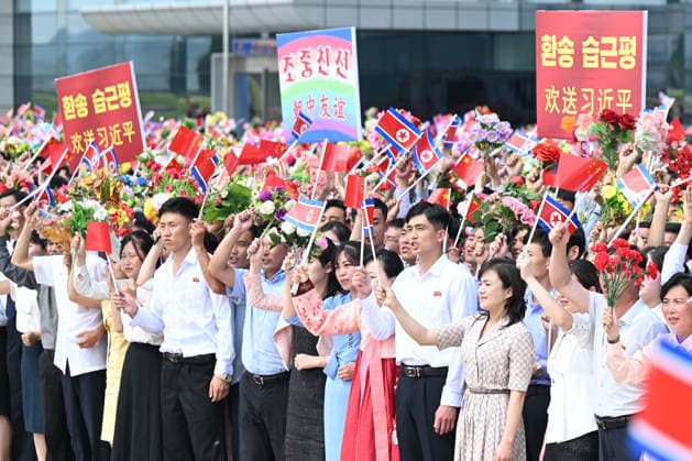 (260609) -- PYONGYANG, June 9, 2026 -- A grand farewell ceremony for Xi Jinping, general secretary of the Communist Party of China Central Committee and Chinese president, and his wife Peng Liyuan is held in Pyongyang, the Democratic People s Republic of Korea (DPRK), June 9, 2026. On Tuesday afternoon local time, Xi concluded his state visit to the DPRK and departed from Pyongyang. Kim Jong Un, general secretary of the Workers Party of Korea and president of the State Affairs of the DPRK, and his wife Ri Sol Ju went to the airport to see Xi and his wife off and held the grand farewell ceremony in their honor. ) DPRK-PYONGYANG-CHINA-XI JINPING-KIM JONG UN-GRAND FAREWELL CEREMONY LixXiang 