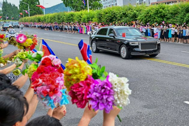 (260609) -- PYONGYANG, June 9, 2026 -- People from all walks of life bid farewell to Xi Jinping, general secretary of the Communist Party of China Central Committee and Chinese president, in Pyongyang, the Democratic People s Republic of Korea (DPRK), June 9, 2026. On Tuesday afternoon local time, Xi concluded his state visit to the DPRK and departed from Pyongyang. Kim Jong Un, general secretary of the Workers Party of Korea and president of the State Affairs of the DPRK, and his wife Ri Sol Ju went to the airport to see Xi and his wife Peng Liyuan off and held a grand farewell ceremony in their honor. ) DPRK-PYONGYANG-CHINA-XI JINPING-KIM JONG UN-GRAND FAREWELL CEREMONY ZhaixJianlan 