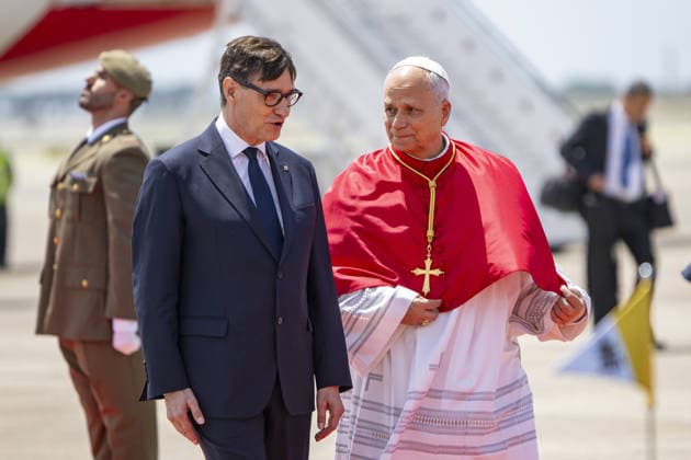 Pope Leo XIV in Spain BARCELONA, SPAIN - JUNE 9: Pope Leo XIV arrives in Barcelona as part of his official visit in Spain on June 9, 2026. During his stay, the Pope is scheduled to participate in a series of institutional, cultural, and religious events, as well as meetings with local representatives and members of the Catholic community. Lorena Sopena Lopez Anadolu Barcelona Spain. Editorial use only. Please get in touch for any other usage.  Copyright: x2026xAnadoluxLorenaxSopenaxLopezx