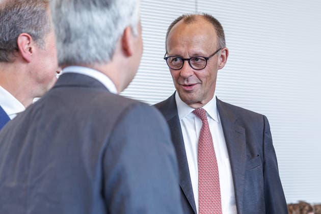 Fraktionssitzung CDU CSU Friedrich Merz (CDU) bei einer Fraktionssitzung am 9.06.2026 in Berlin. Berlin Berlin Deutschland Bundestag *** Parliamentary group meeting CDU CSU Friedrich Merz CDU at a parliamentary group meeting on 9 06 2026 in Berlin Berlin Berlin Germany Bundestag