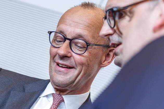 Fraktionssitzung CDU CSU Friedrich Merz (CDU) bei einer Fraktionssitzung am 9.06.2026 in Berlin. Berlin Berlin Deutschland Bundestag *** Parliamentary group meeting CDU CSU Friedrich Merz CDU at a parliamentary group meeting on 9 06 2026 in Berlin Berlin Berlin Germany Bundestag