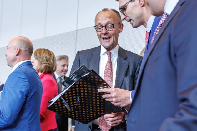Fraktionssitzung CDU CSU Friedrich Merz (CDU) bei einer Fraktionssitzung am 9.06.2026 in Berlin. Berlin Berlin Deutschland Bundestag *** Parliamentary group meeting CDU CSU Friedrich Merz CDU at a parliamentary group meeting on 9 06 2026 in Berlin Berlin Berlin Germany Bundestag
