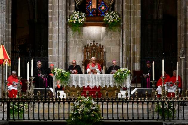 SPAIN - POPE LEO XIV HOLDS A MIDDAY PRAYER IN THE CATHEDRAL OF THE HOLY CROSS AND SAINT EULALIA ON BARCELLONA - 2026 6 9 Spain, Vatican, 2026 6 9 Pope Leo XIV holds a midday prayer in the Cathedral of the Holy Cross and Saint Eulalia in Barcelona EDITORIAL USE ONLY - NO BOOKS Copyright: xVATICANxMEDIA CPPx