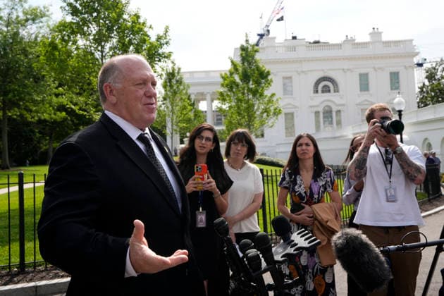 Tom Homan speaks to reporters - Washington White House Border czar Tom Homan speaks to members of the media outside the White House in Washington on June 9, 2026. Photo by Yuri Gripas ABACAPRESS.COM Washington DC United States  Copyright: xGripasxYuri ABACAx