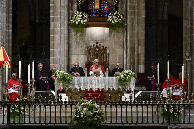 Pope Leo XIV Prayer At The Barcelona Cathedral - Spain Pope Leo XIV presides over midday prayer at the Barcelona Cathedral (Cathedral of the Holy Cross and Saint Eulalia) in Barcelona on June 9, 2026 on the fourth day of his pastoral visit to Spain. Photo by (EV) Simone Risoluti Vatican Media ABACAPRESS.COM Barcelona Spain  Copyright: xABACAx