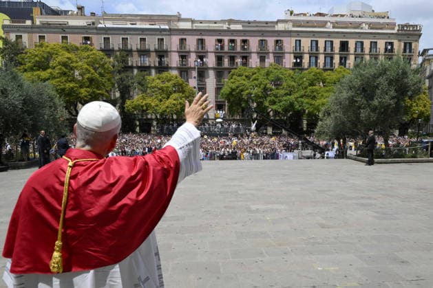 Pope Leo XIV Prayer At The Barcelona Cathedral - Spain Pope Leo XIV presides over midday prayer at the Barcelona Cathedral (Cathedral of the Holy Cross and Saint Eulalia) in Barcelona on June 9, 2026 on the fourth day of his pastoral visit to Spain. Photo by (EV) Simone Risoluti Vatican Media ABACAPRESS.COM Barcelona Spain  Copyright: xABACAx