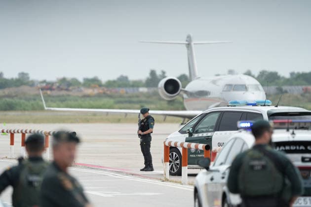 Pope Leo XIV arrives in Barcelona Preparations for the arrival of Pope Leo XIV at Josep Tarradellas International Airport Barcelona El Prat, June 9, 2026, in Barcelona, Catalonia Spain Pope Leo XIV continues his trip through Spain after three intense days in the capital and arrives in Barcelona where he has a busy schedule between today and tomorrow, June 10, which includes the commemoration of the centenary of the death of Antoni Gaudi and the blessing and inauguration of the Tower of Jesus Christ in the Basilica of the Sagrada Familia 09 JUNE 2026 Barcelona Catalunya Barcelona Catalunya Catalunya Spain  Copyright: xDavidxZorrakinox 7584312