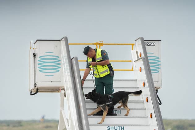 Pope Leo XIV arrives in Barcelona Preparations for the arrival of Pope Leo XIV at Josep Tarradellas International Airport Barcelona El Prat, June 9, 2026, in Barcelona, Catalonia Spain Pope Leo XIV continues his trip through Spain after three intense days in the capital and arrives in Barcelona where he has a busy schedule between today and tomorrow, June 10, which includes the commemoration of the centenary of the death of Antoni Gaudi and the blessing and inauguration of the Tower of Jesus Christ in the Basilica of the Sagrada Familia 09 JUNE 2026 Barcelona Catalunya Barcelona Catalunya Catalunya Spain  Copyright: xDavidxZorrakinox 7584313