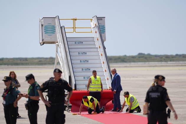 Pope Leo XIV arrives in Barcelona Preparations for the arrival of Pope Leo XIV at Josep Tarradellas International Airport Barcelona El Prat, June 9, 2026, in Barcelona, Catalonia Spain Pope Leo XIV continues his trip through Spain after three intense days in the capital and arrives in Barcelona where he has a busy schedule between today and tomorrow, June 10, which includes the commemoration of the centenary of the death of Antoni Gaudi and the blessing and inauguration of the Tower of Jesus Christ in the Basilica of the Sagrada Familia 09 JUNE 2026 Barcelona Catalunya Barcelona Catalunya Catalunya Spain  Copyright: xDavidxZorrakinox 7584314