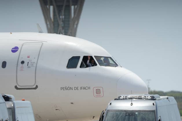 Pope Leo XIV arrives in Barcelona Arrival of Pope Leo XIV at Josep Tarradellas Barcelona El Prat International Airport, June 9, 2026, in Barcelona, Catalonia Spain Pope Leo XIV continues his trip through Spain after three intense days in the capital and arrives in Barcelona where he has a busy schedule between today and tomorrow, June 10, which includes the commemoration of the centenary of the death of Antoni Gaudi and the blessing and inauguration of the Tower of Jesus Christ in the Basilica of the Sagrada Familia 09 JUNE 2026 Barcelona Catalunya Barcelona Catalunya Catalunya Spain  Copyright: xDavidxZorrakinox 7584316