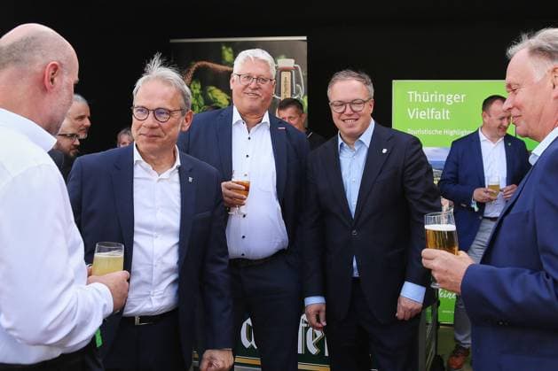 Berlin, Deutschland, 09.06.2026: Sommerfest der Landesvertretung Thüringen: L-R: Innenminister Georg Maier (SPD), Thomas Malcherek von der Handwerkskammer Erfurt, Ministerpräsident Mario Voigt (CDU) *** Berlin, Germany, 09 06 2026 Summer party at the State Representation of Thuringia L R Minister of the Interior Georg Maier SPD , Thomas Malcherek from the Erfurt Chamber of Crafts, Minister President Mario Voigt CDU Copyright: xdtsxNachrichtenagenturx dts_122266