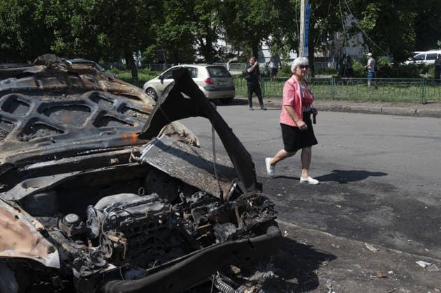 Aftermath of Russian attack on Ukraine s Chuhuiv CHUHUIV, KHARKIV REGION, UKRAINE - JUNE 9: Local residents clean the damage caused by the Russian missile strike on Chuhuiv, Kharkiv Region, Ukraine on June 9, 2026.Three people were killed in the missile attack on Chuhuiv: two men, aged 56 and 70, and a 22-year-old pregnant woman. Medical personnel provided assistance to two women, aged 71 and 65, and a 70-year-old man who suffered acute stress reactions. Two buildings, stores, garages, and two cars were damaged. Serhii Masin Anadolu Kharkiv Ukraine. Editorial use only. Please get in touch for any other usage.  Copyright: x2026xAnadoluxSerhiixMasinx
