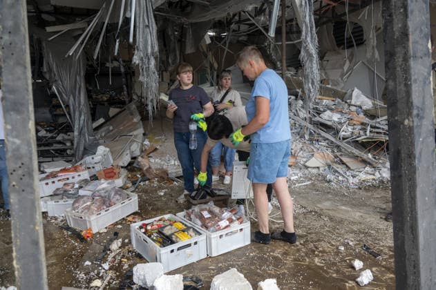 Aftermath of Russian attack on Ukraine s Chuhuiv CHUHUIV, KHARKIV REGION, UKRAINE - JUNE 9: Local residents clean the damage caused by the Russian missile strike on Chuhuiv, Kharkiv Region, Ukraine on June 9, 2026.Three people were killed in the missile attack on Chuhuiv: two men, aged 56 and 70, and a 22-year-old pregnant woman. Medical personnel provided assistance to two women, aged 71 and 65, and a 70-year-old man who suffered acute stress reactions. Two buildings, stores, garages, and two cars were damaged. Serhii Masin Anadolu Kharkiv Ukraine. Editorial use only. Please get in touch for any other usage.  Copyright: x2026xAnadoluxSerhiixMasinx
