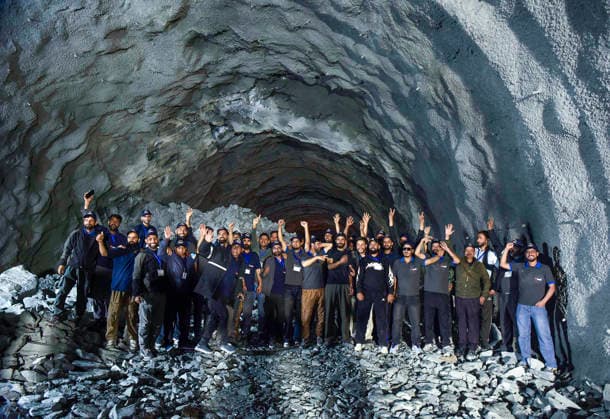 Workers Show a Victory Sign in the Zojila Tunnel on the Day of Final Breakthrough Ceremony Kargil Ladakh , Jun 09 (ANI): Workers show a victory sign after Union Road Transport and Highways Minister Nitin Gadkari, Jammu and Kashmir Chief Minister Omar Abdullah, and state Lieutenant Governor Manoj Sinha grace the final breakthrough ceremony of the world s longest single-tube bidirectional Zojila Tunnel, at Minamarg, in Kargil on Tuesday. Kargil Ladakh India Copyright: xANIx ANI_20260609250