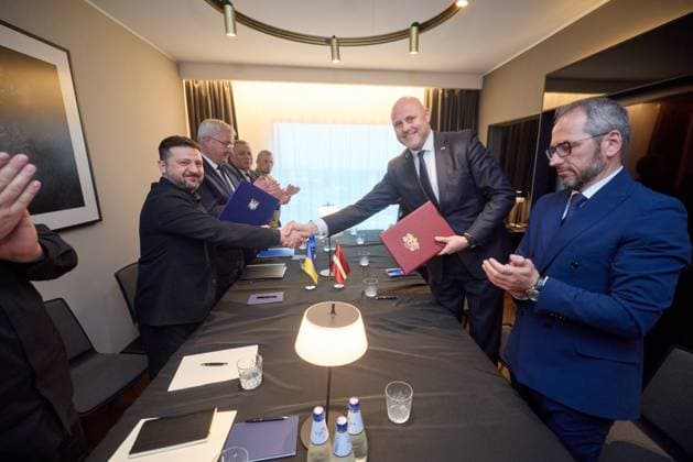 Ukrainian President Volodymyr Zelenskyy during a meeting with several leaders of the Nordic and Baltic states at a summit in Estonia Ukrainian President Volodymyr Zelenskyy during a meeting with several leaders of the Nordic and Baltic states at a summit in Estonia, June 9, 2026, where they discussed continued support for Ukraine and the security challenges related to the war with Russia. Photo by PRESIDENT OF UKRAINE apaimages Ukraine Ukraine Ukraine 090626_Estonia_UPO_00(2).jpeg Copyright: xapaimagesxPRESIDENTxOFxUKRAINEx xapaimagesx