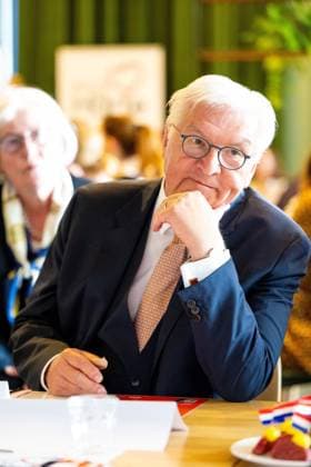 Amsterdam, The Netherlands, 2026-06-09 16:00:19 AMSTERDAM, 09-06-2026, Resto VanHarte At the invitation of His Majesty the King King Willem-Alexander and Queen Maxima the Federal President of Germany, Frank-Walter Steinmeier, is paying a state visit to the Netherlands. He is accompanied by his wife, Elke Büdenbender. PHOTO: NLBeeld Patrick van Emst In the photo: Social initiatives At Resto VanHarte in Amsterdam East, a community restaurant serving the social sector and part of Sociale Basis Amsterdam Oost, King Willem-Alexander, Queen Maxima, Federal President Steinmeier, and Mrs. Büdenbender are engaging in conversation with volunteers and local residents about creating more connection in the neighborhood, reducing loneline  Copyright: xx x