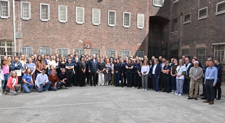The King Visits The Antwerp Prison ANTWERPEN, BELGIUM - JUNE 9 : King Philippe is paying a working visit to Antwerp Prison. During the visit, he will be briefed on the impact of overcrowding on life in Belgian prisons and on the staff s commitment to finding solutions in these difficult circumstances...on June 09, 2026 in Antwerpen, Belgium, 09 06 2026 Antwerpen Belgium  Copyright: xBertxVanxDenxBrouckex