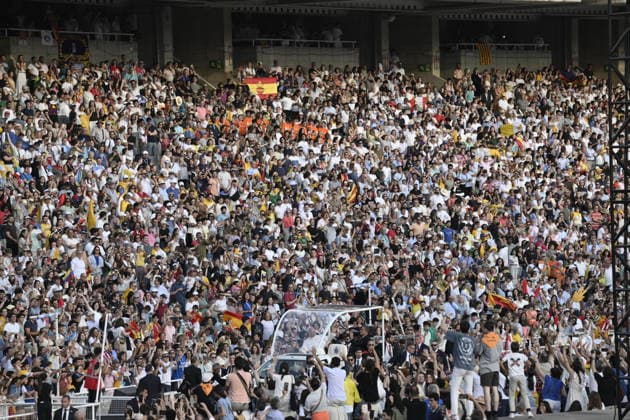 June 9, 2026, Barcellona: Pope Leo XIV attends a prayer vigil at the Lluis Companys Olympic Stadium in Barcelona, Spain, 09 June 2026. Pope Leo XIV is visiting Spain June 6-12 with stops in Madrid, Barcelona, and the Canary Islands, where he will meet with migrants and organisations dedicated to helping them. ANSA CIRO FUSCO Barcellona  - ZUMAa110 20260609_zaf_a110_012 Copyright: xCiroxFuscox