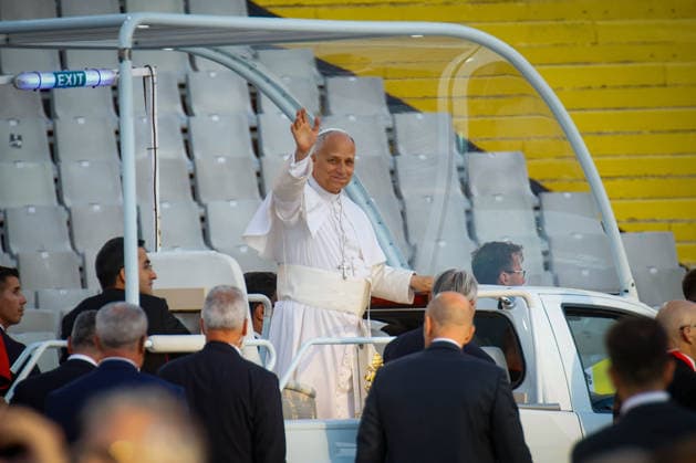 Pope Leo XIV presides over the prayer vigil at the Olympic Stadium Lluís Companys Pope Leo XIV on his arrival at the prayer vigil, at the Olympic Stadium Lluís Companys, on June 9, 2026, in Barcelona, Catalunya Espana This vigil is one of the most important events during the Pontiffs stay in Barcelona and is expected to be attended by some 60,000 people inside the stadium and thousands more faithful are expected to gather in the surrounding area 09 JUNE 2026 VIGILIA POOL PAPA VIGILIA CATALUÑA Kike Ricó Barcelona Catalunya Catalunya Catalunya Espana  Copyright: xKikexRicon EuropaxPress Poolx 7584975