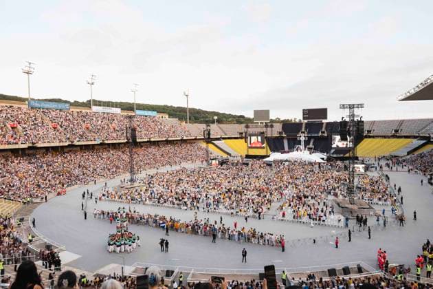 June 9, 2026, Barcelona, Catalonia, Italy: Barcelona, Spain. A Human Tower is erected before Pope Leo XIV at the meeting with the catholic community of Catalonia at Stadium Lluis Companys. Barcelona Italy  - ZUMAm214 20260609_zip_m214_013 Copyright: xMatteoxSeccix