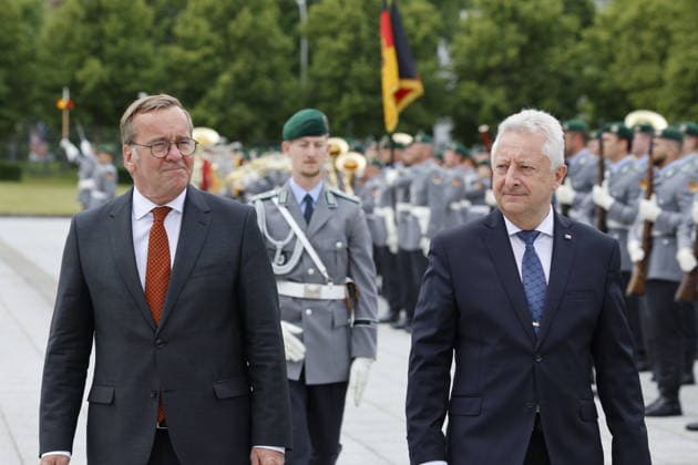 Berlin, Boris Pistorius trifft Jaromir Zuna Pistorius , ZÅ¯na; Antrittsbesuch: Verteidigungsminister Pistorius empfängt tschechischen Amtskollegen ZÅ¯na , am 09.06.2026 in Berlin, (Berliner Bendlerblock, Bundeswehr,), Deutschland *** Pistorius , ZÅ¯na Inaugural visit Defense Minister Pistorius receives Czech counterpart ZÅ¯na , on 09 06 2026 in Berlin, Berlin Bendlerblock, Bundeswehr, , Germany