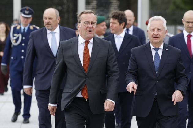 Berlin, Boris Pistorius trifft Jaromir Zuna Pistorius , ZÅ¯na; Antrittsbesuch: Verteidigungsminister Pistorius empfängt tschechischen Amtskollegen ZÅ¯na , am 09.06.2026 in Berlin, (Berliner Bendlerblock, Bundeswehr,), Deutschland *** Pistorius , ZÅ¯na Inaugural visit Defense Minister Pistorius receives Czech counterpart ZÅ¯na , on 09 06 2026 in Berlin, Berlin Bendlerblock, Bundeswehr, , Germany