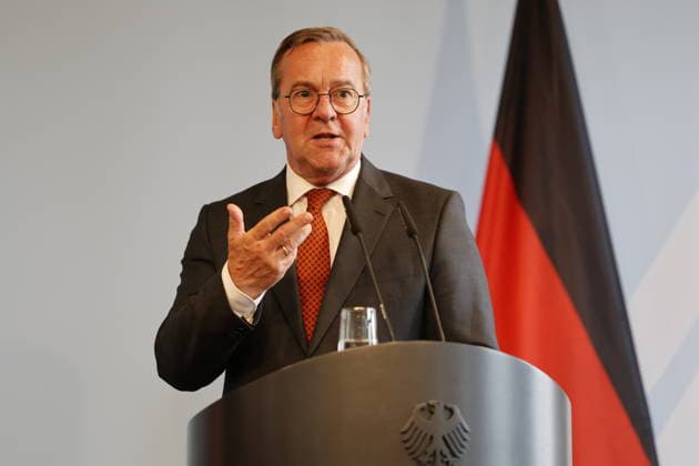 Berlin, Boris Pistorius trifft Jaromir Zuna Pistorius , ZÅ¯na; Antrittsbesuch: Verteidigungsminister Pistorius empfängt tschechischen Amtskollegen ZÅ¯na , am 09.06.2026 in Berlin, (Berliner Bendlerblock, Bundeswehr,), Deutschland *** Pistorius , ZÅ¯na Inaugural visit Defense Minister Pistorius receives Czech counterpart ZÅ¯na , on 09 06 2026 in Berlin, Berlin Bendlerblock, Bundeswehr, , Germany