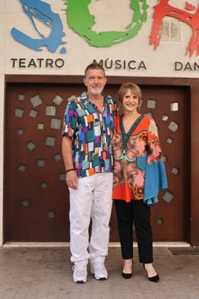 Celebrity, Antonio Banderas am Broadway in Malaga June 9, 2026, Malaga, Spain: The actor from Malaga Antonio Banderas poses alongside the Broadway great lady Patti Lupone at the doors of the Antonio Banderas Theater, Teatro Soho Caixabank in Malaga - ZUMAc161 20260609_zap_c161_002 Copyright: xLorenzoxCarnerox