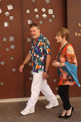 Celebrity, Antonio Banderas am Broadway in Malaga June 9, 2026, Malaga, Spain: The actor from Malaga Antonio Banderas poses alongside the Broadway great lady Patti Lupone at the doors of the Antonio Banderas Theater, Teatro Soho Caixabank in Malaga - ZUMAc161 20260609_zap_c161_003 Copyright: xLorenzoxCarnerox