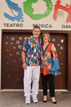 Celebrity, Antonio Banderas am Broadway in Malaga June 9, 2026, Malaga, Spain: The actor from Malaga Antonio Banderas poses alongside the Broadway great lady Patti Lupone at the doors of the Antonio Banderas Theater, Teatro Soho Caixabank in Malaga  - ZUMAc161 20260609_zap_c161_004 Copyright: xLorenzoxCarnerox