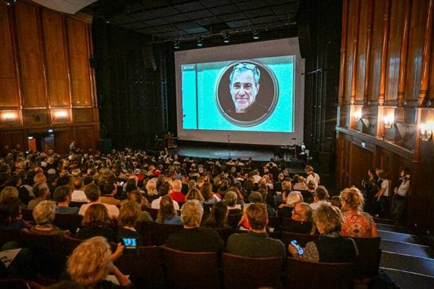 Letzter Videoschnipselabend mit Jürgen Kuttne an der Volksbühne ** NUR FÜR REDAKTIONELLE ZWECKE ** EDITORIAL USE ONLY **<p>Letzter Videoschnipselabend mit Jürgen Kuttne an der Volksbühne, fotografiert am 09.06.2026 in Berlin. Berlin Berlin Berlin Copyright: MaurizioxGambarini *** Last video snippet evening with Jürgen Kuttne at the Volksbühne FOR EDITORIAL PURPOSES ONLY EDITORIAL USE ONLY p Last video snippet evening with Jürgen Kuttne at the Volksbühne, photographed on 09 06 2026 in Berlin Berlin Berlin Berlin Copyright MaurizioxGambarini Copyright: MaurizioxGambarini doc867y758m6ckffvlymbo ,EDITORIAL USE ONLY