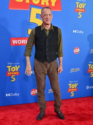 Disney And Pixar™s ˜Toy Story 5™ Los Angeles Premiere Tom Hanks arriving to Disney and Pixar™s Toy Story 5 Los Angeles premiere held at the Dolby Theatre on June 9, 2026 in Hollywood, CA. Hollywood Dolby Theatre California USA Copyright: xLisaxOConnorx xAFF-USA.comx
