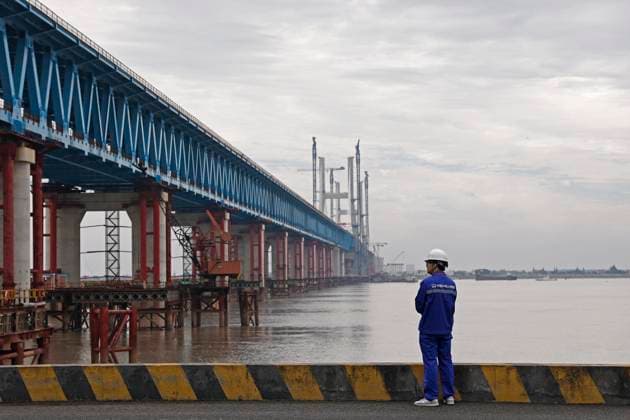 SHANGHAI, CHINA - JUNE 09: A view of the Chongqi Highway-Railway Bridge over the Yangtze River on June 9, 2026 in Shanghai, China. A key project of the Shanghai-Chongqing-Chengdu high-speed railway, the Chongqi Highway-Railway Bridge was successfully closed here on June 9. It has a total length of 4.09 kilometers and a main span of 400 meters. Once opened to traffic, the bridge will reduce the travel time between Shanghai and Qidong of Jiangsu from two and a half hours to less than half an hour.  Copyright: xChinaxNewsxServicex 111647089523